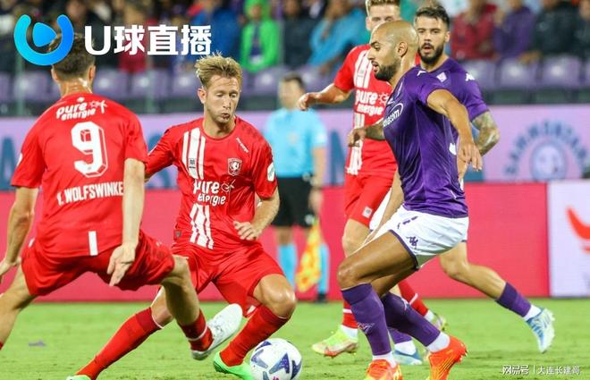 在边路贴身 在边路贴身