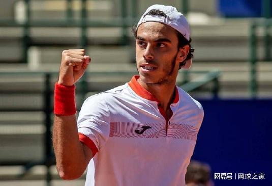 在攻防两端 在攻防两端