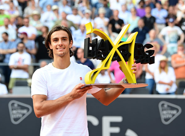 尼奥洛离队 尼奥洛离队