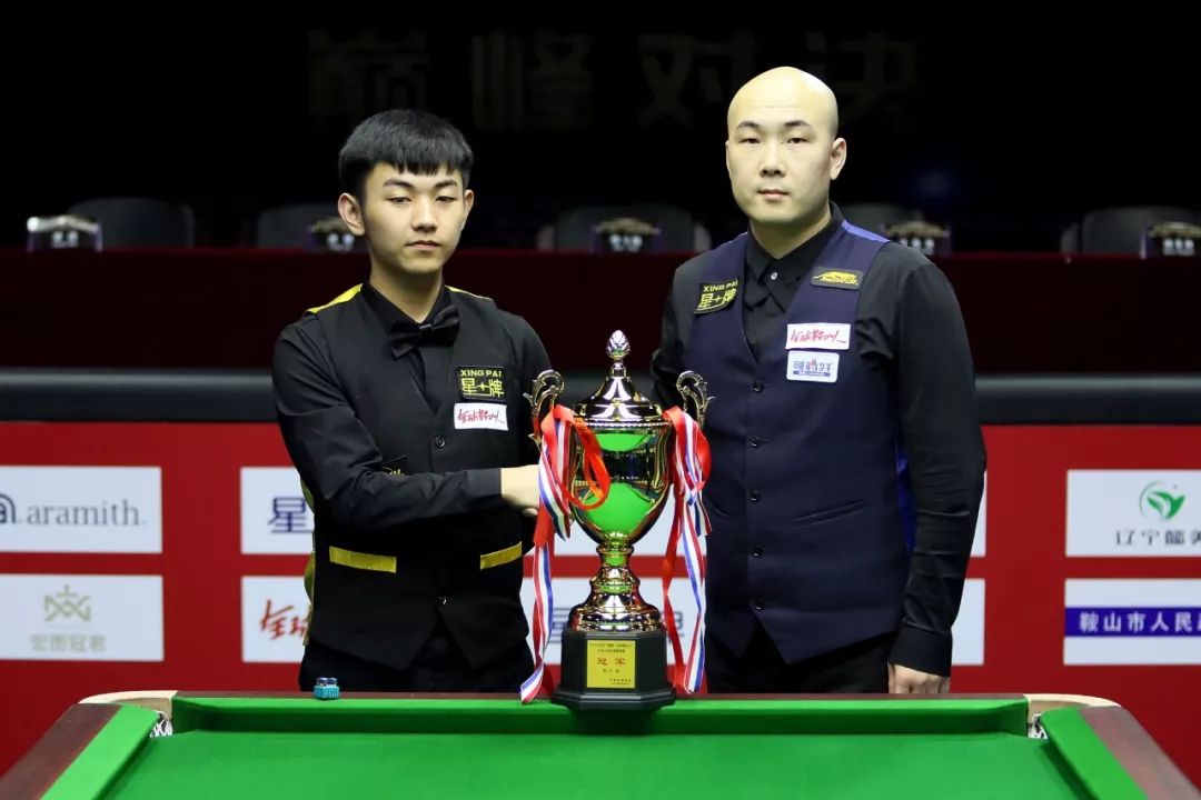 賽事中占據 賽事中占據